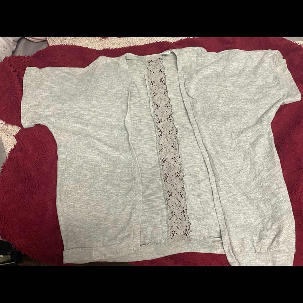 Nice sweaters - Picture 2 of 5